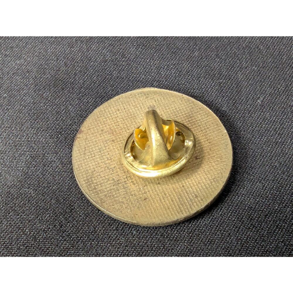 Vintage Novelty Lapel Pin Cowboys Ride Harder And Stay On Longer Gold Tone Metal - Picture 5 of 6
